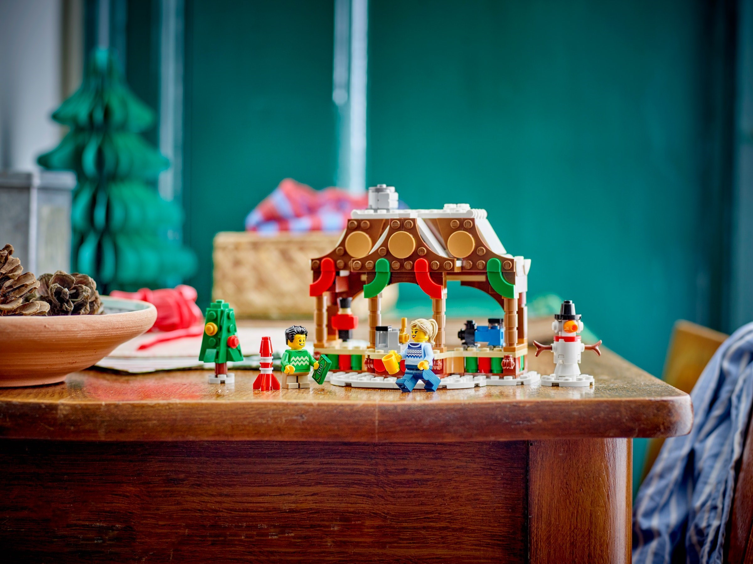 40602-1 - Winter Market Stall - Image 4