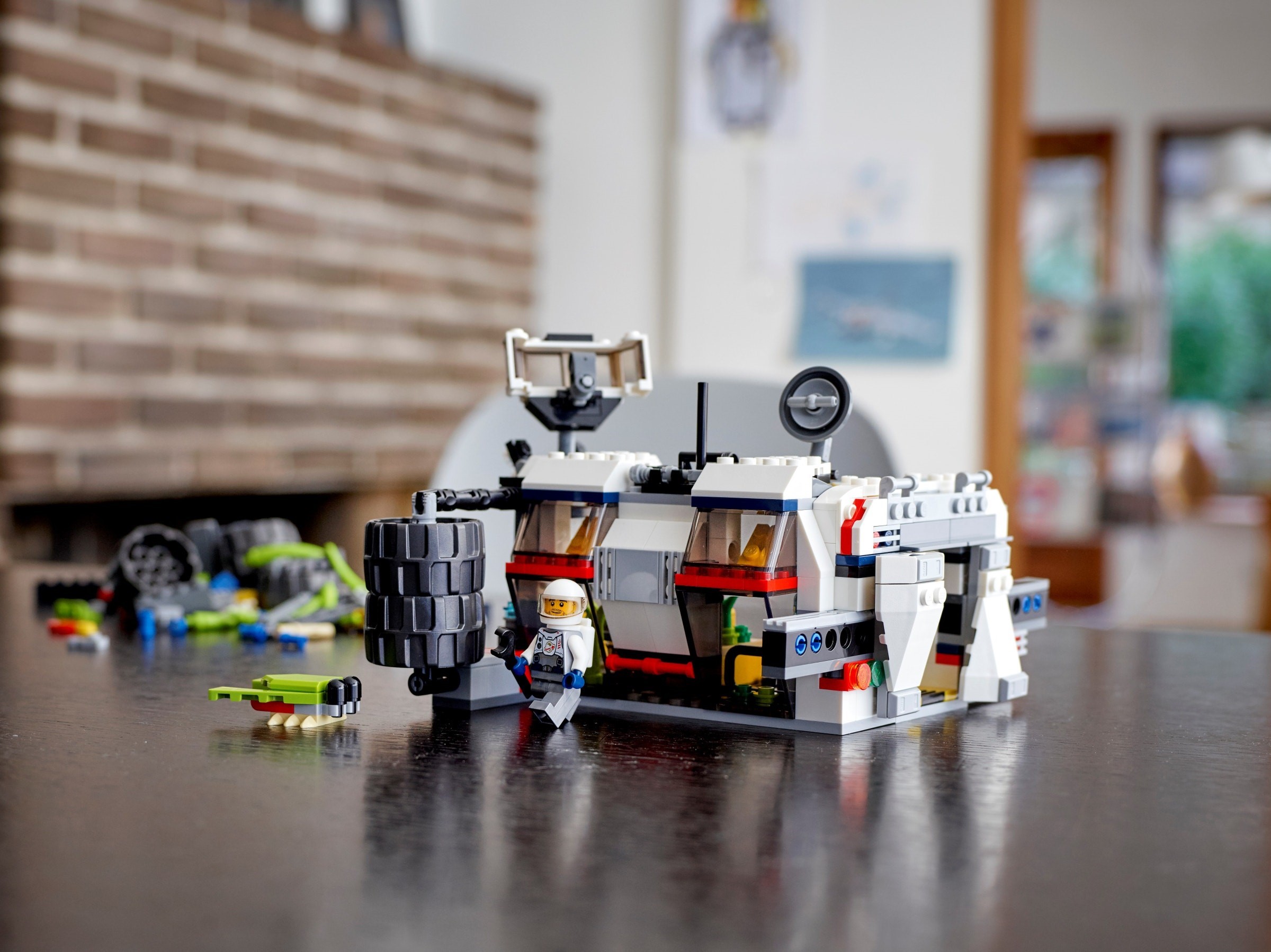 31107-1 - Space Rover Explorer - Image 12